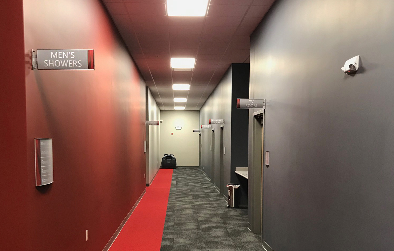 INTERIOR - 24